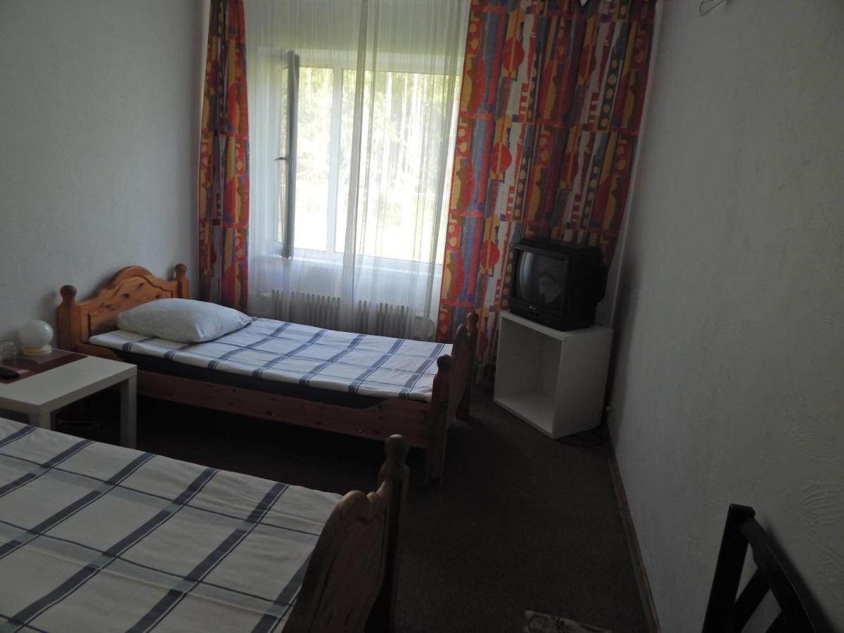 Motel Brencis Iecava Εξωτερικό φωτογραφία